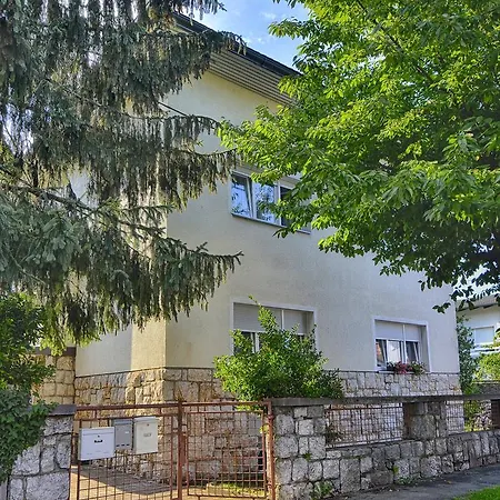 Greenslo Apartman